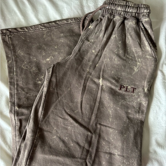 PLT PrettyLittleThing set. Sweatpants and t-shirt - Picture 5 of 6